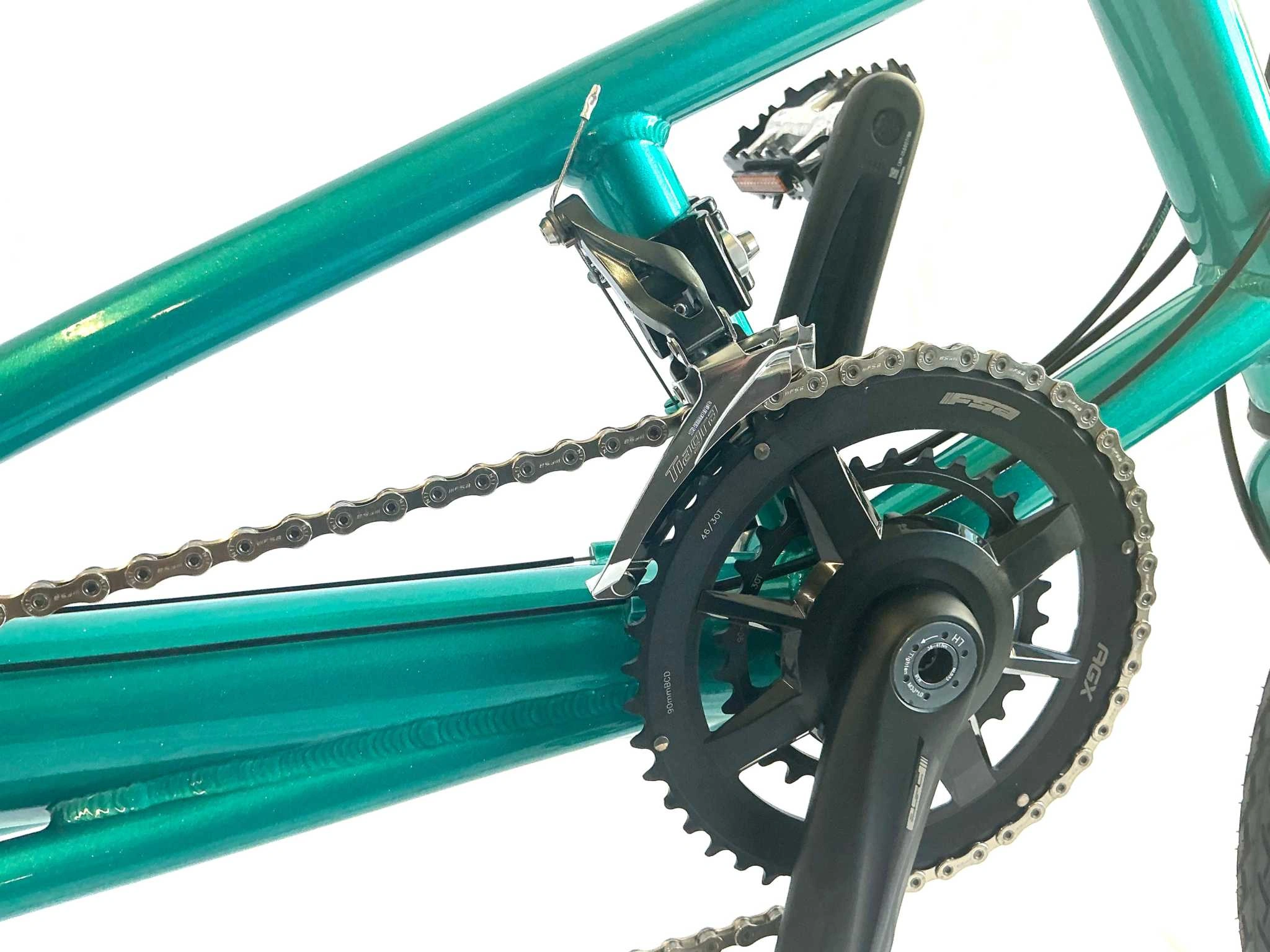 Bastidores Bacchetta Bella Evo: Tu aventura ciclista, elegante y poderosa.